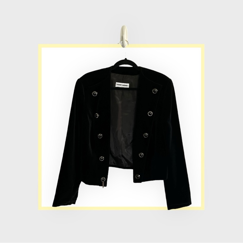 GERRY WEBER Vintage 1990s Velvet Captain’s Jacket with Gold & Black Buttons